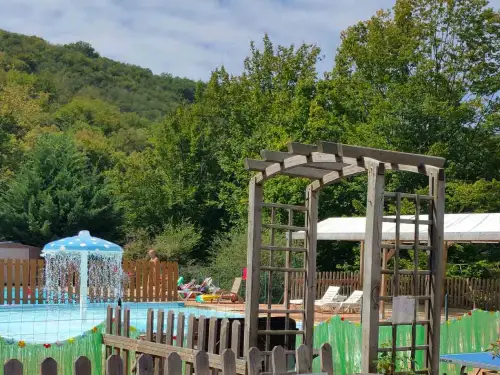 camping bord de lac lot